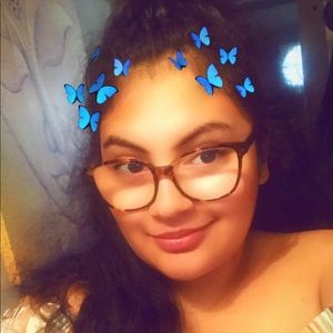 Meet your Posher, Elizabeth